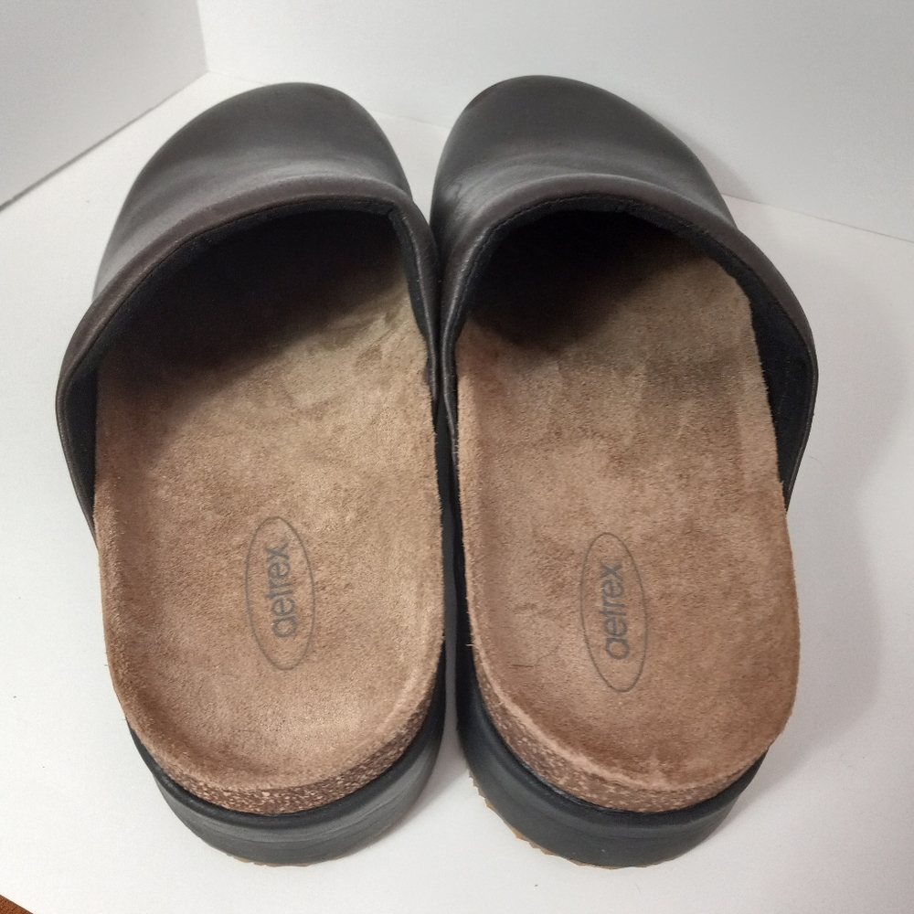 Aetrex Genuine Leather Slip On Clogs, Size 10, Brown Leather - Picture 8 of 8